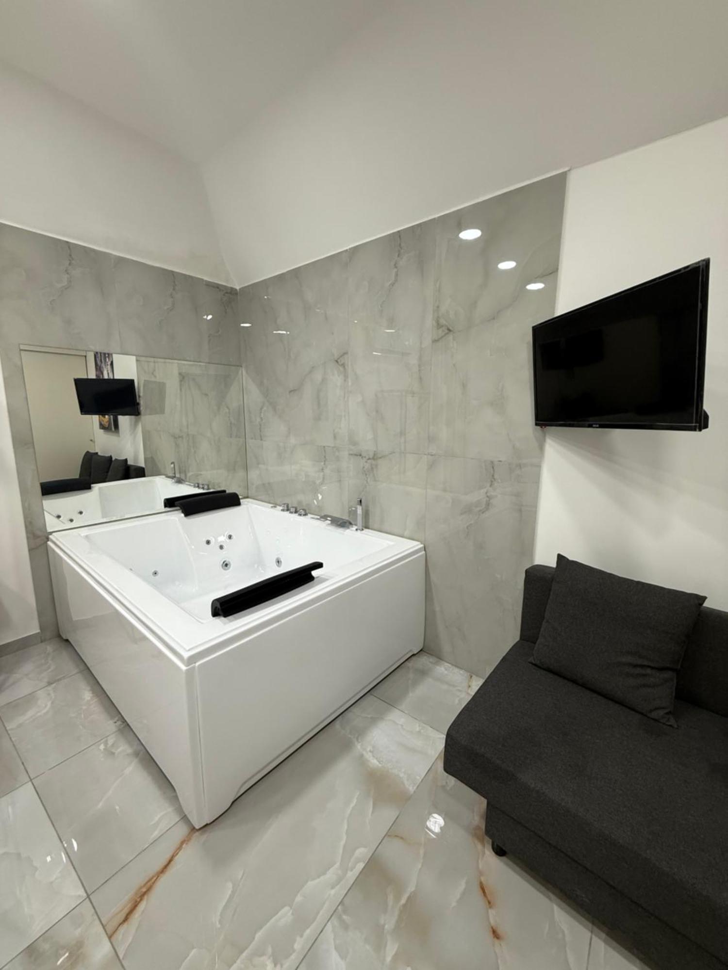 Caracciolo Suites 36 Nápoles Exterior foto